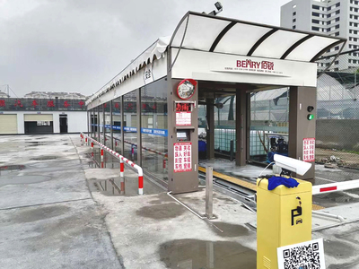 十七刷隧道洗车机